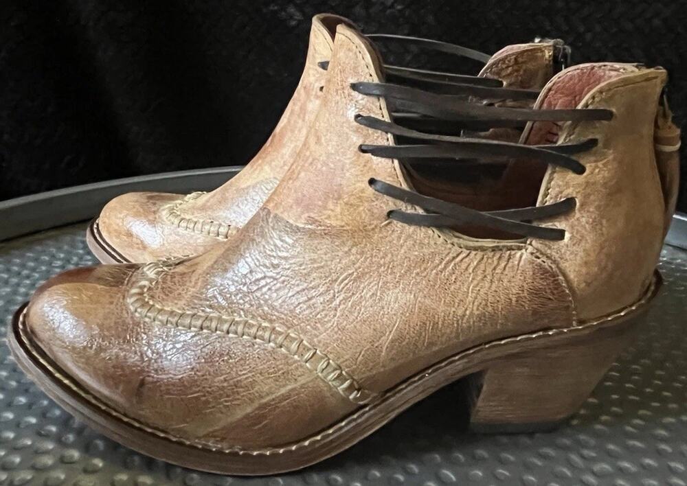 Women's Corral Heritage Leather Western With Zip Tassel Booties Size 10.5